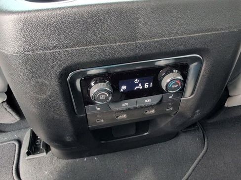 New 2025 Chevrolet Suburban Premier image 6