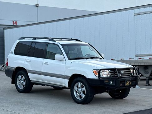 Used 2005 Toyota Land Cruiser AWD/4WD image 2