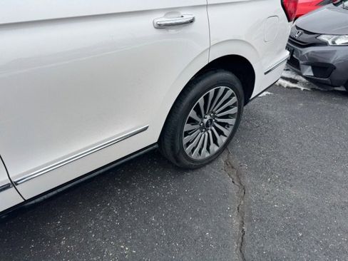 Used 2019 Lincoln Navigator Reserve AWD/4WD image 9