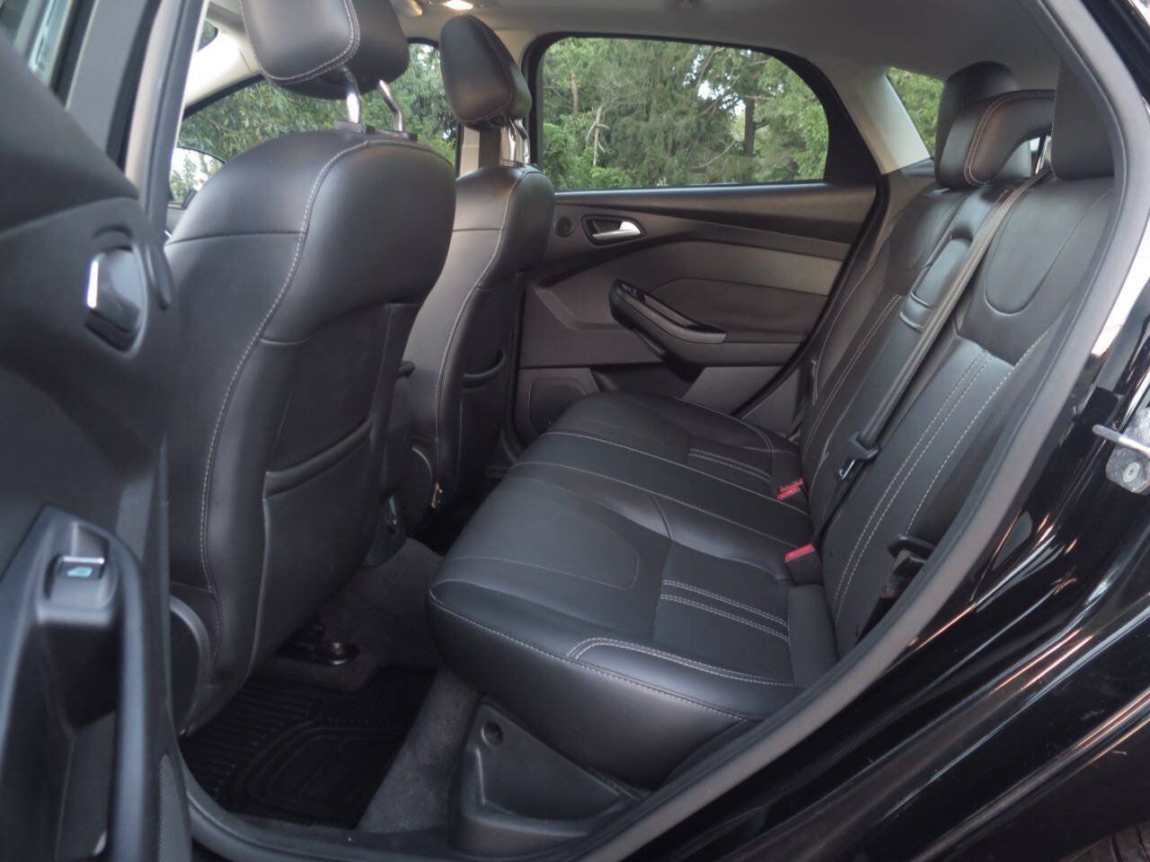 Used 2012 Ford Focus Titanium FWD image 14