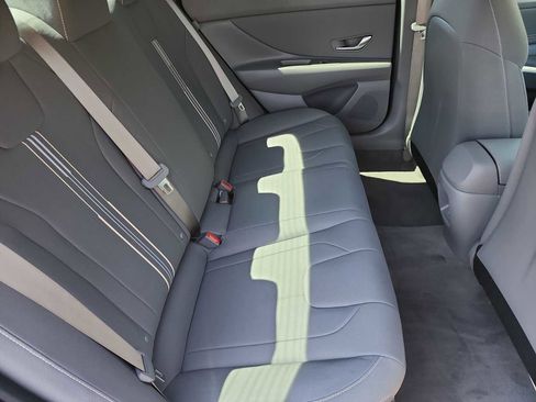 Used 2025 Hyundai Elantra Sport image 9