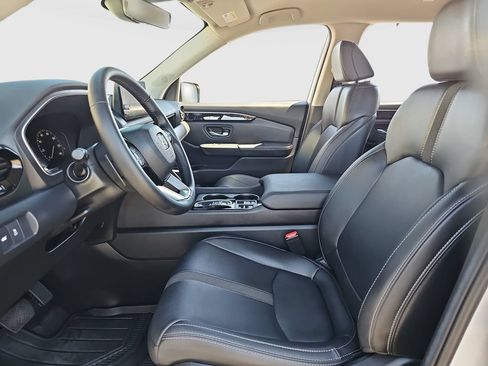 Used 2025 Honda Pilot EX-L image 16