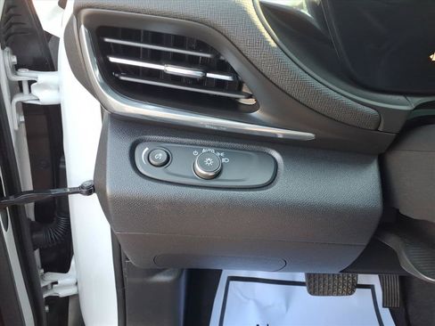 Used 2024 Buick Envista Preferred w/ Advanced Safety Package FWD image 17