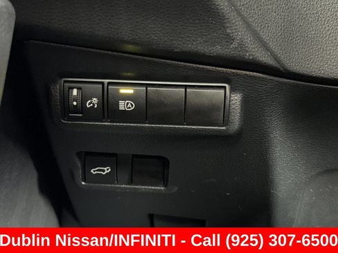 Used 2024 Toyota Corolla Cross XLE w/ Convenience Package AWD/4WD image 41
