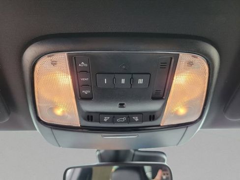 Used 2025 Dodge Durango GT AWD/4WD image 34