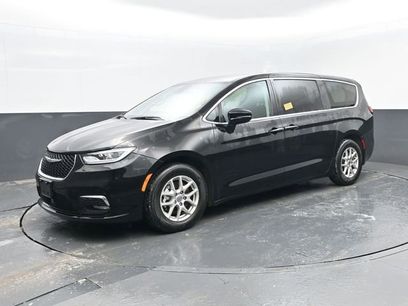 Used 2024 Chrysler Pacifica Touring-L