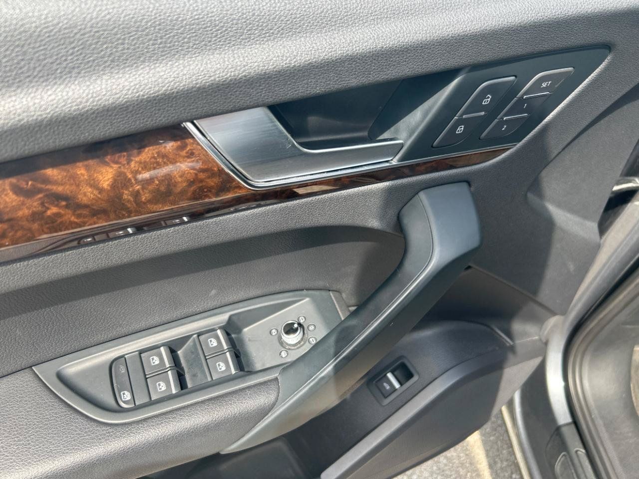 Used 2018 Audi Q5 2.0T Premium AWD/4WD image 12