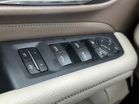 Used 2022 GMC Yukon Denali AWD/4WD image 19