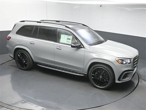 New 2026 Mercedes-Benz GLS 580 4MATIC image 42