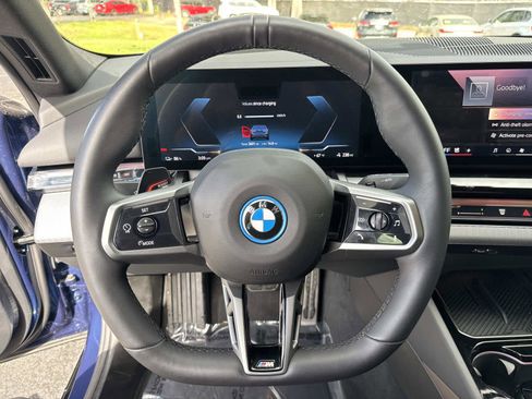 Certified 2026 BMW i5 eDrive40 w/ M Sport Package image 31