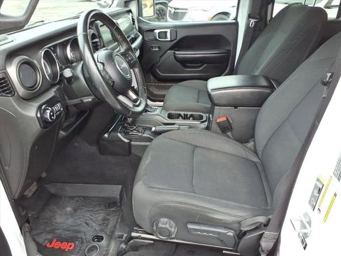 Used 2021 Jeep Gladiator Willys image 10