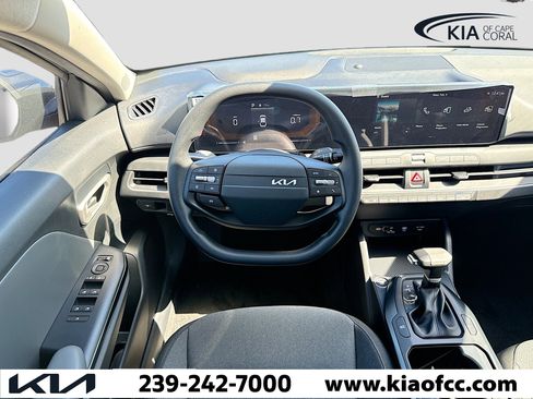 New 2025 Kia K4 LXS image 16