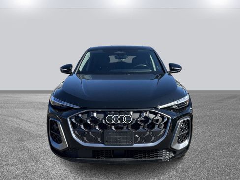 Certified 2025 Audi Q5 Premium Plus w/ Premium Plus image 2