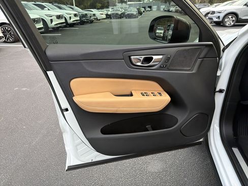 Certified 2023 Volvo XC60 B5 Ultimate w/ Climate Package image 40