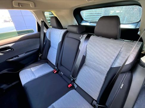 Certified 2023 Nissan Rogue SV image 18