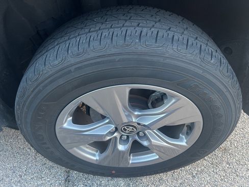 Used 2024 Toyota RAV4 XLE image 12