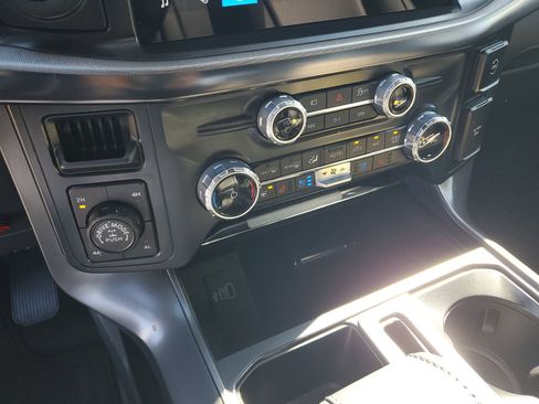 Used 2025 Ford F150 Lariat w/ Equipment Group 501A Mid image 25