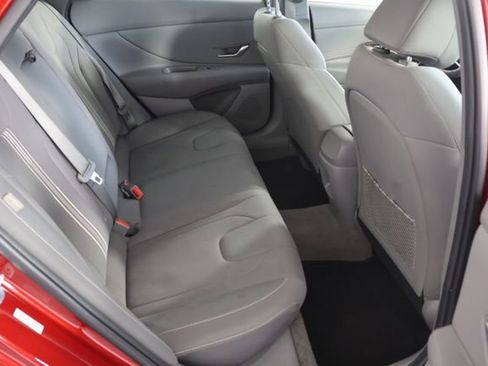 Used 2025 Hyundai Elantra SEL FWD image 23