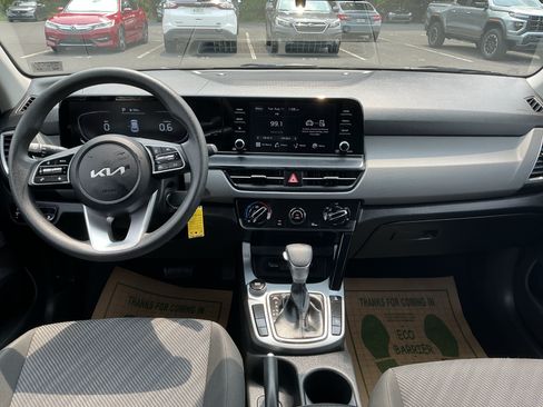Certified 2024 Kia Seltos LX AWD/4WD image 11