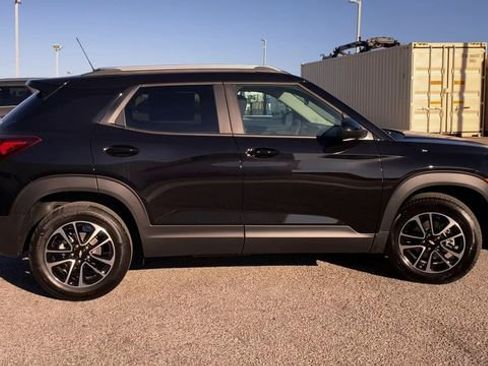 New 2026 Chevrolet TrailBlazer LT FWD image 9