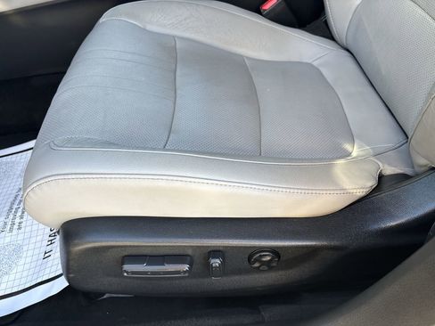 Certified 2018 Honda Accord EX-L image 15