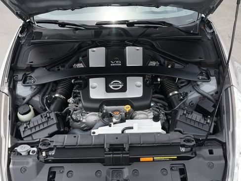 Used 2009 Nissan 370Z Coupe RWD image 22