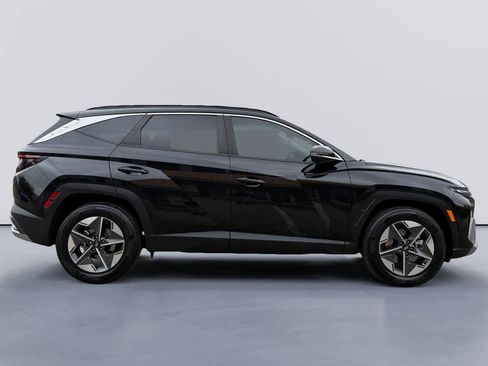 Certified 2025 Hyundai Tucson SEL image 2