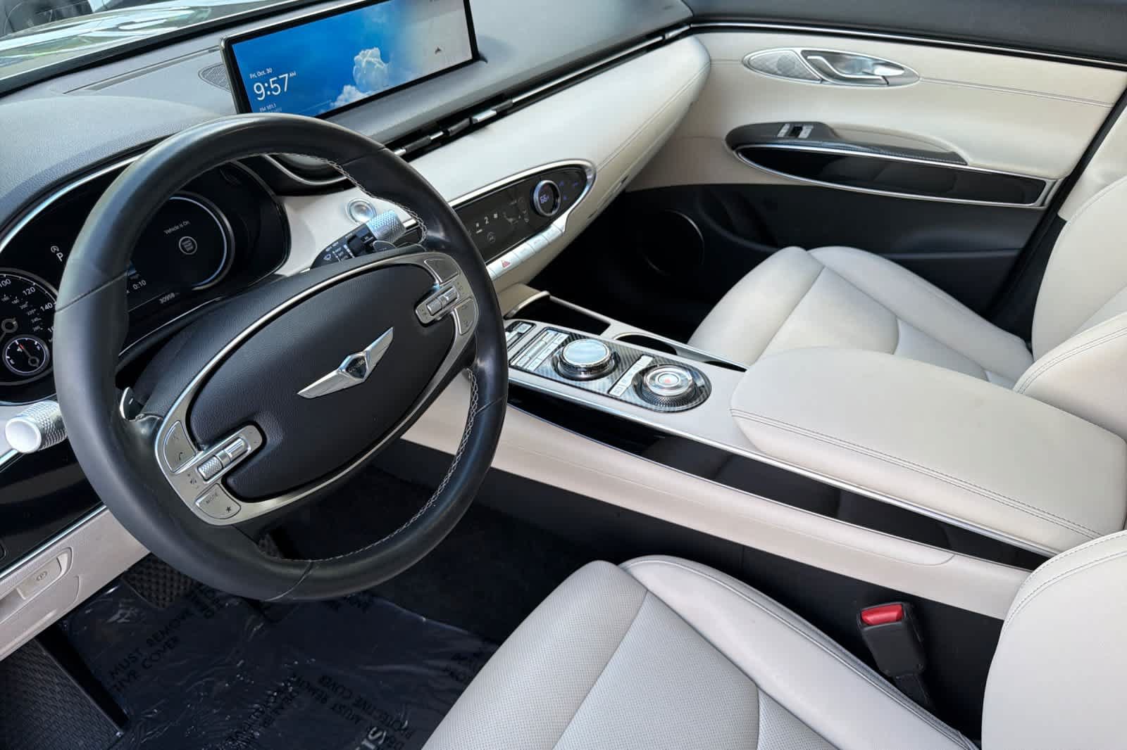 Used 2023 Genesis GV70 2.5T w/ Winter Weather Package AWD/4WD image 11