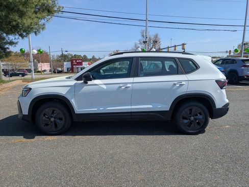 New 2026 Volkswagen Taos S FWD image 7