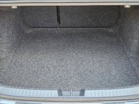 Used 2025 Volkswagen Jetta SE FWD image 6