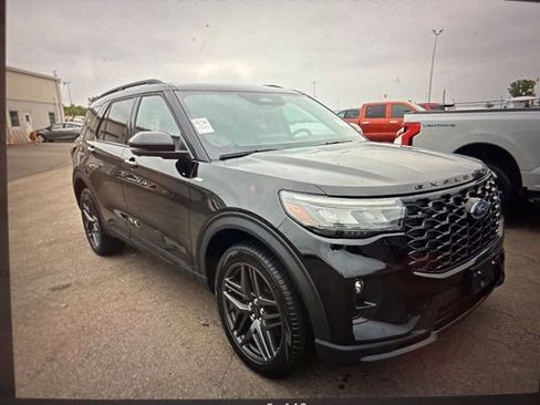 Used 2025 Ford Explorer ST-Line w/ Premium Package AWD/4WD image 18