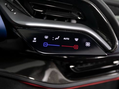 Used 2024 Ferrari SF90 Spider image 23