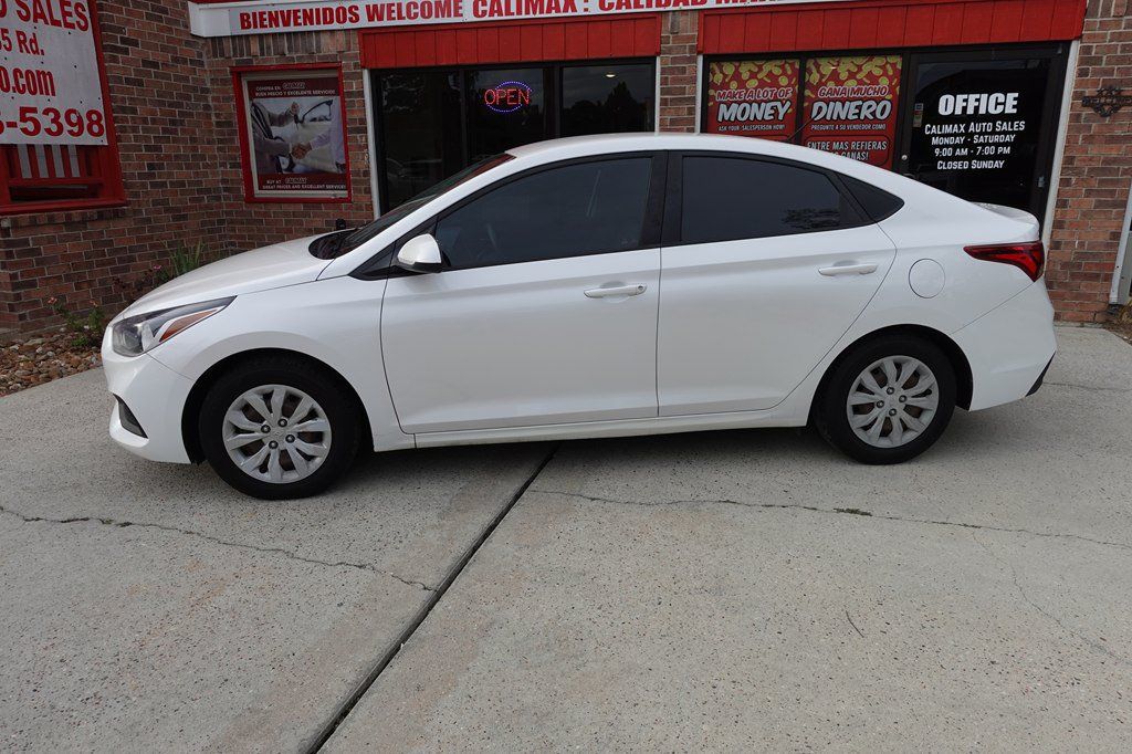 Used 2019 Hyundai Accent SE w/ Cargo Package FWD image 1