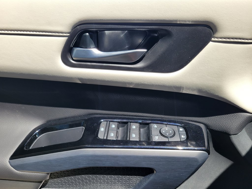 New 2026 Nissan Pathfinder SL AWD/4WD image 13