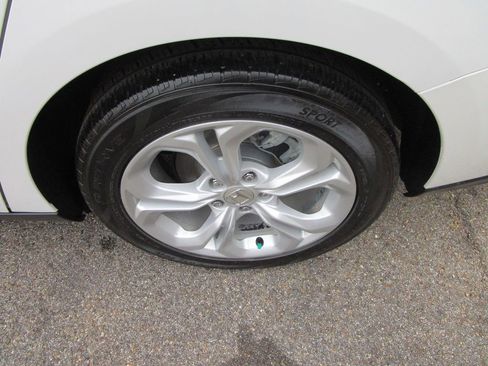 Used 2023 Honda Accord LX image 11