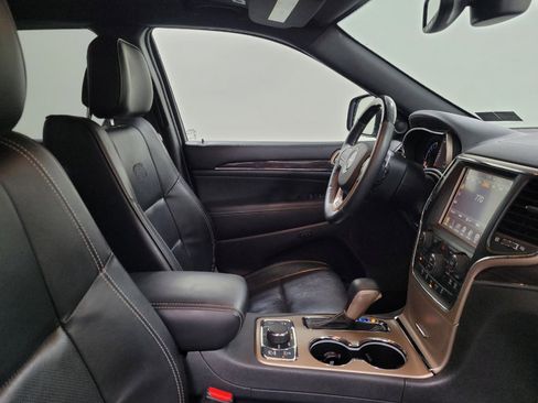 Used 2017 Jeep Grand Cherokee Overland AWD/4WD image 21