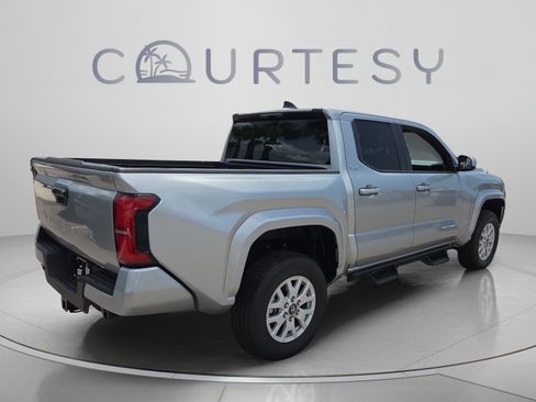 Certified 2026 Toyota Tacoma SR5 AWD/4WD image 5