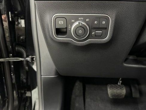 New 2026 Mercedes-Benz GLB 250 4MATIC image 33