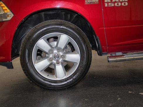 Used 2014 RAM 1500 Express AWD/4WD image 10