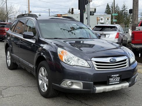 Used 2011 Subaru Outback 2.5i Limited w/ PWR Moonroof Pkg image 8