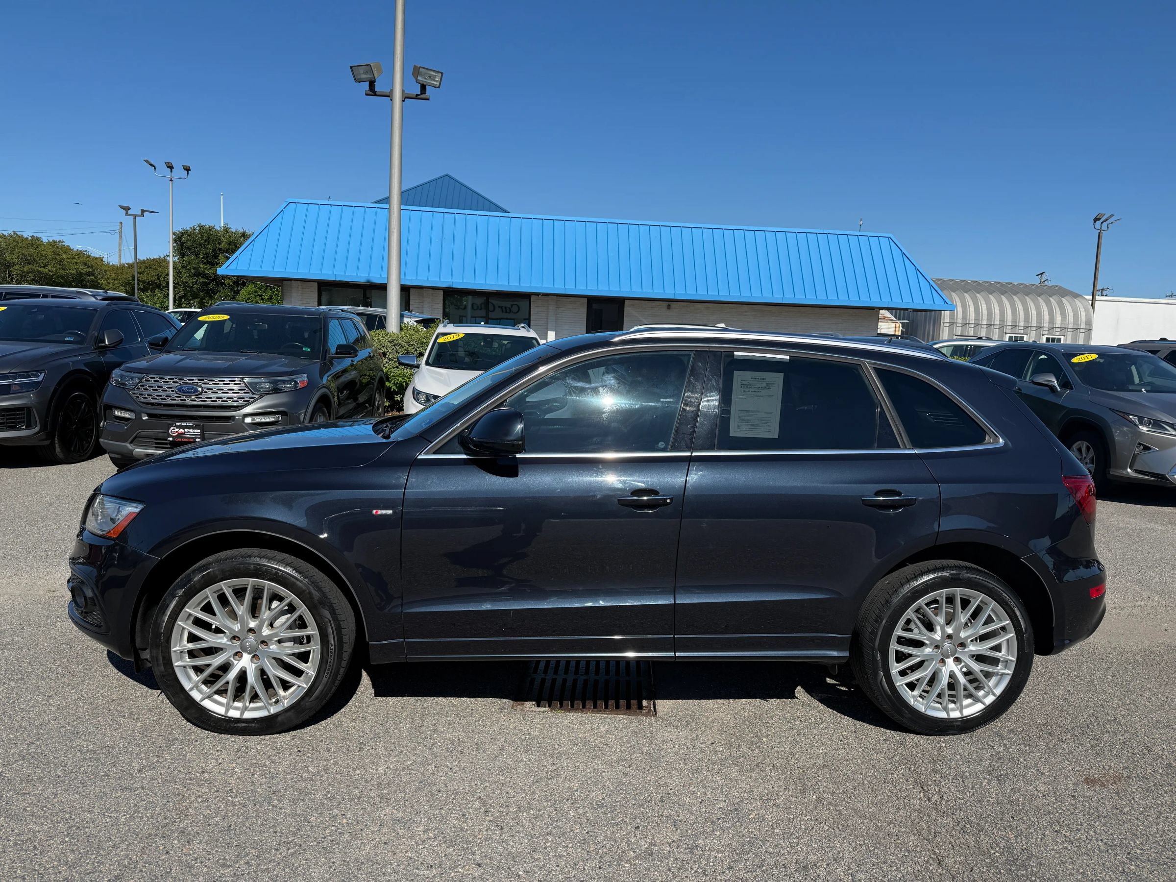 Used 2017 Audi Q5 2.0T Premium Plus w/ Technology Package AWD/4WD image 3