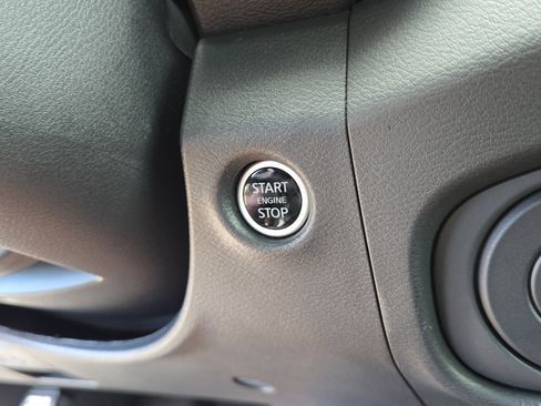 Used 2024 Nissan Frontier Pro-X image 28