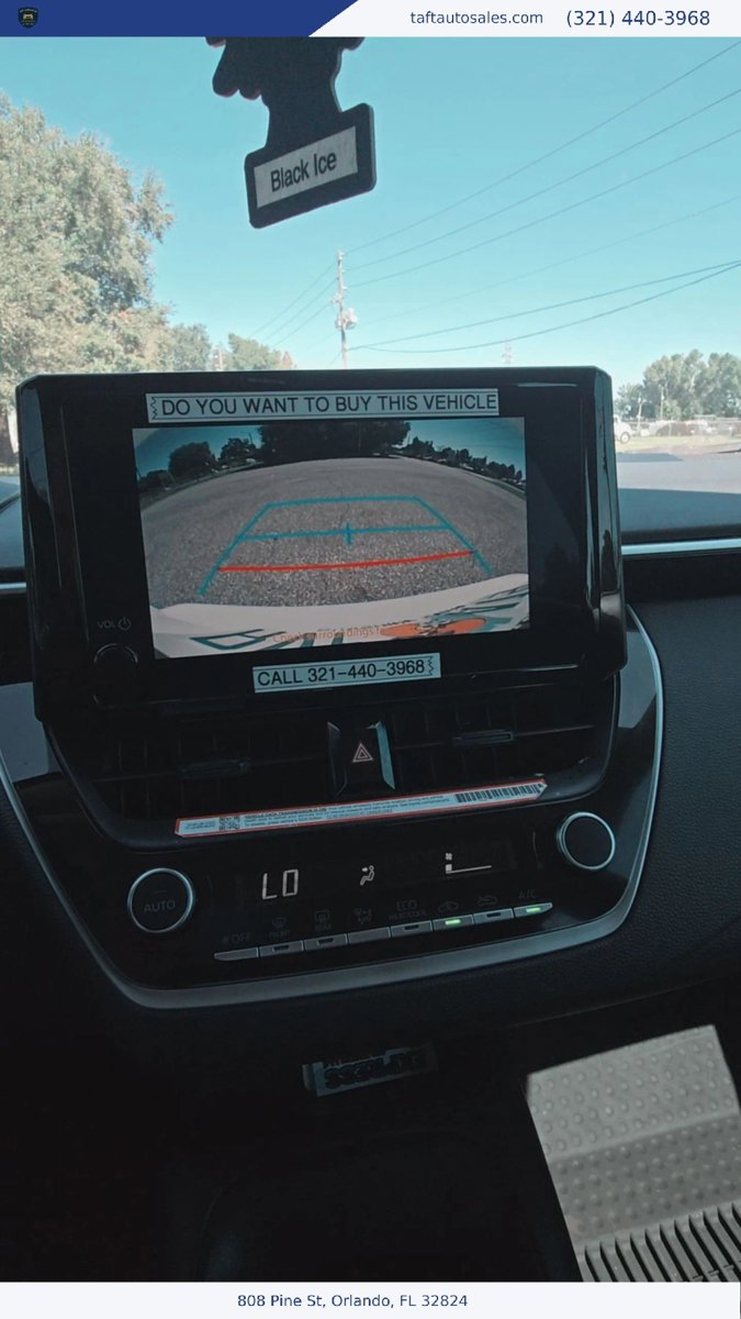 Used 2025 Toyota Corolla LE FWD image 11