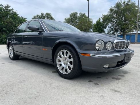 Used 2004 Jaguar XJ8 RWD image 10