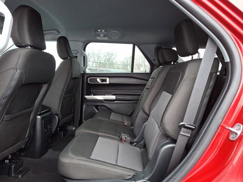 Certified 2023 Ford Explorer XLT image 10