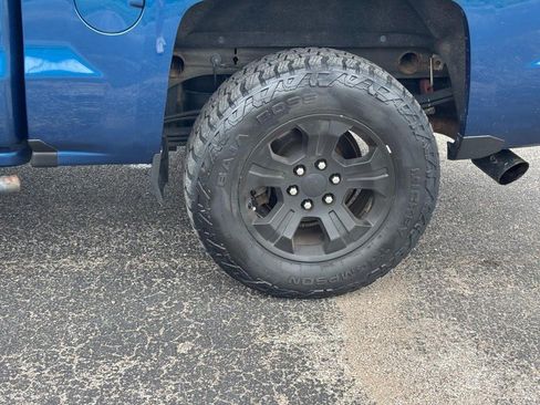 Used 2018 Chevrolet Silverado 1500 LT w/ All Star Edition AWD/4WD image 9