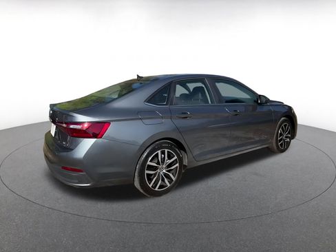 Used 2025 Volkswagen Jetta SE image 15