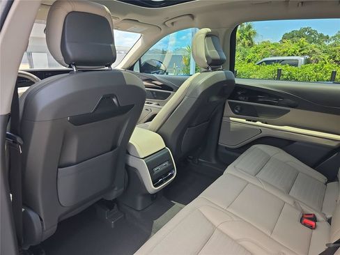 Certified 2025 Lincoln Nautilus Reserve w/ Jet Appearance Package AWD/4WD image 12