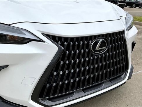 Used 2025 Lexus NX 250 FWD w/ Accessory Package (Z2) image 27