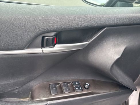 Used 2021 Toyota Camry LE FWD image 11